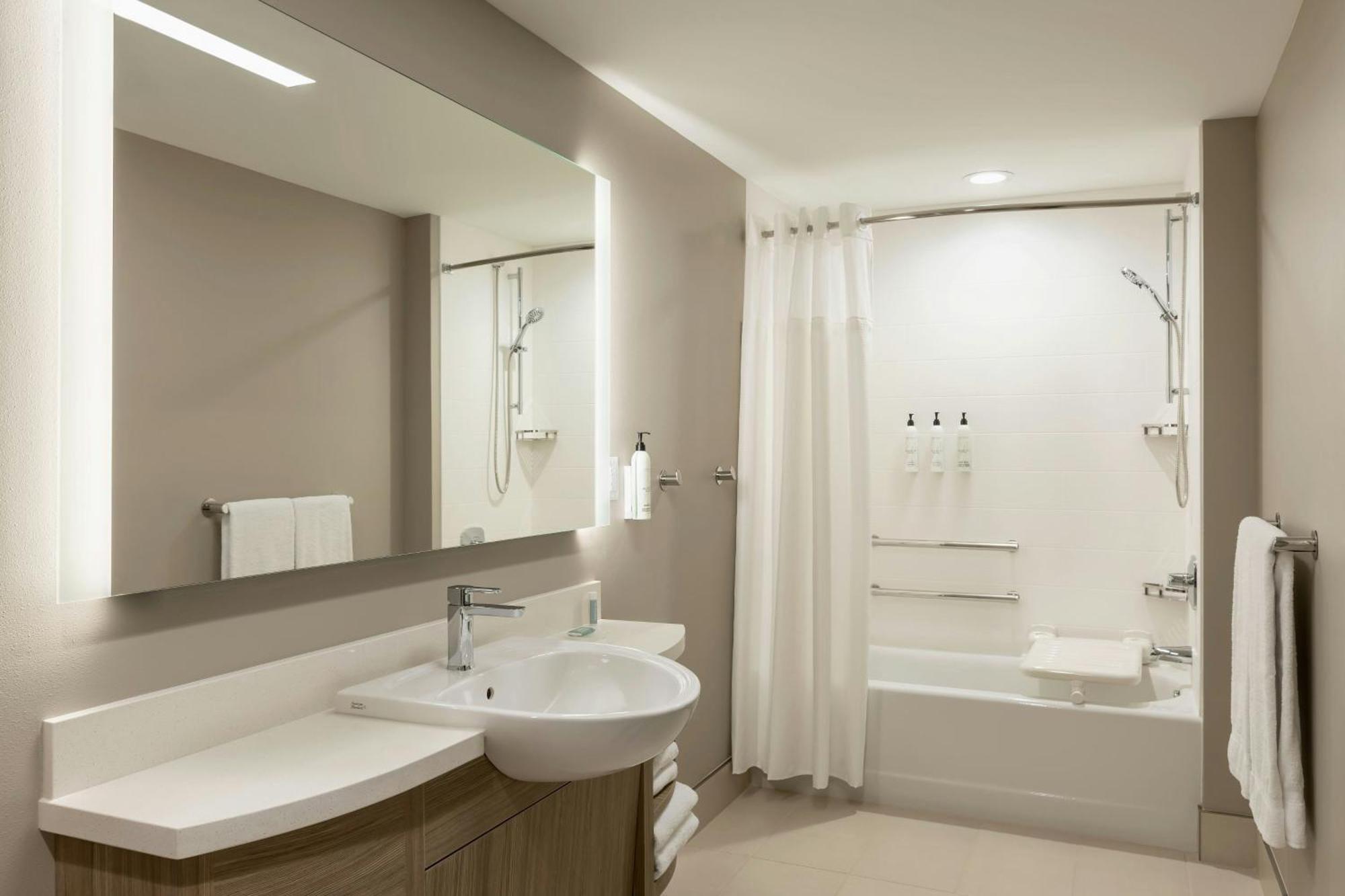 Springhill Suites By Marriott Fargo Bagian luar foto