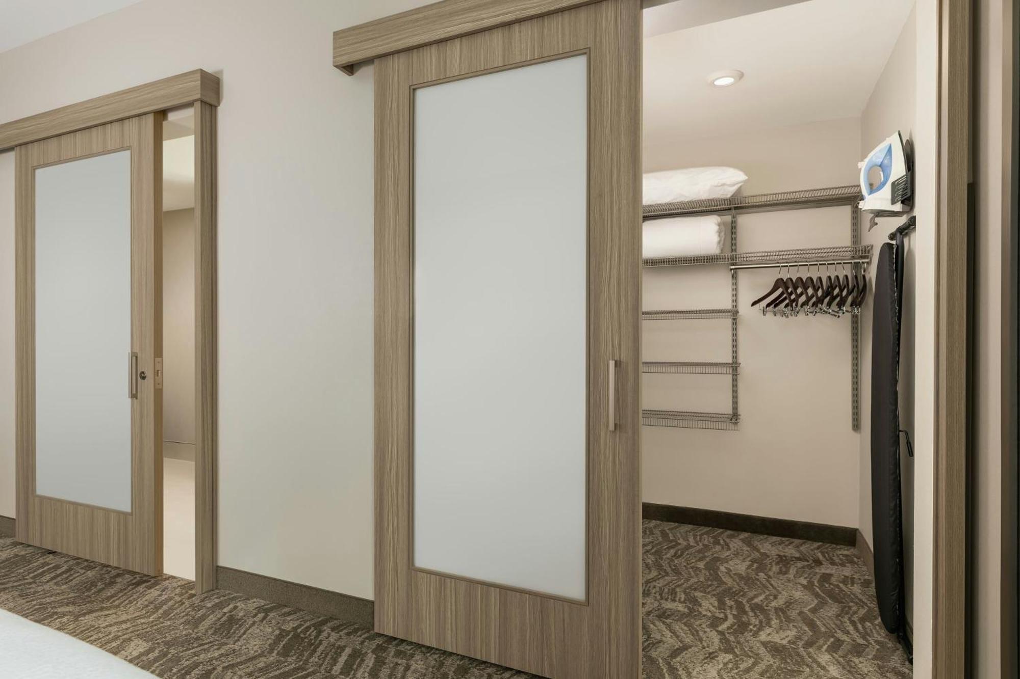 Springhill Suites By Marriott Fargo Bagian luar foto